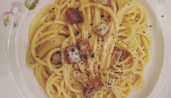 Καρμπονάρα με guanciale και pecorino Romano