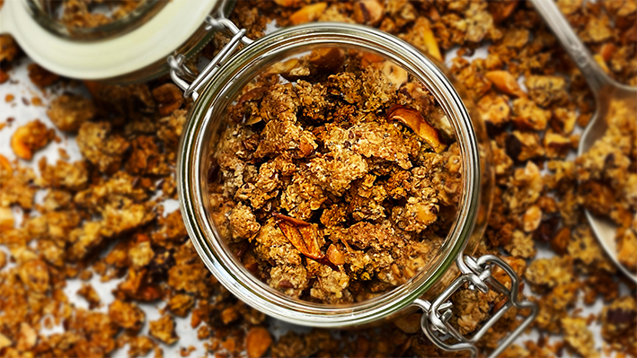 Συνταγή για Τραγανή Granola Μήλου