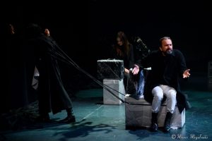 Αυτοί που πετούν στα σύννεφα