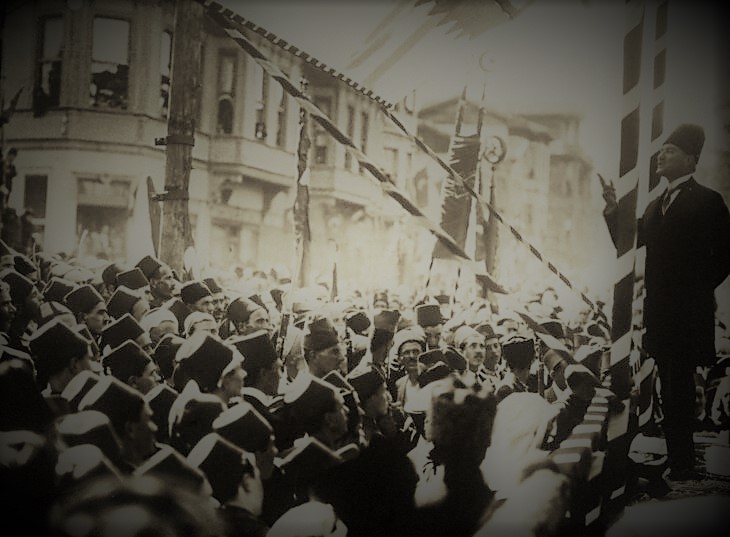 1923