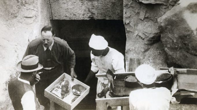 1923